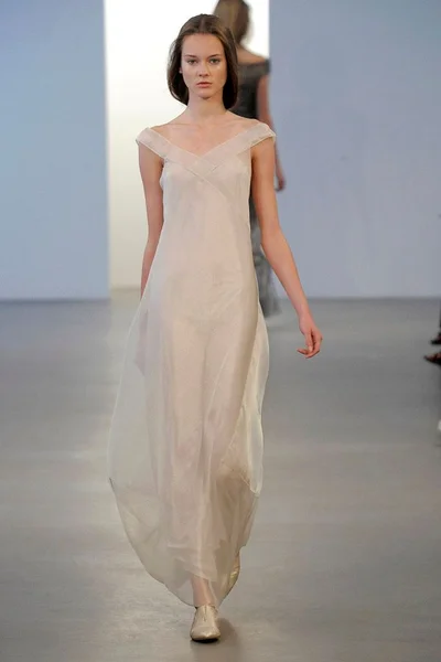 Look 24